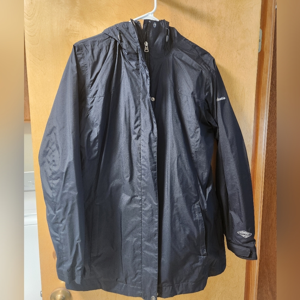 Women's Columbia Raincoat Size Large